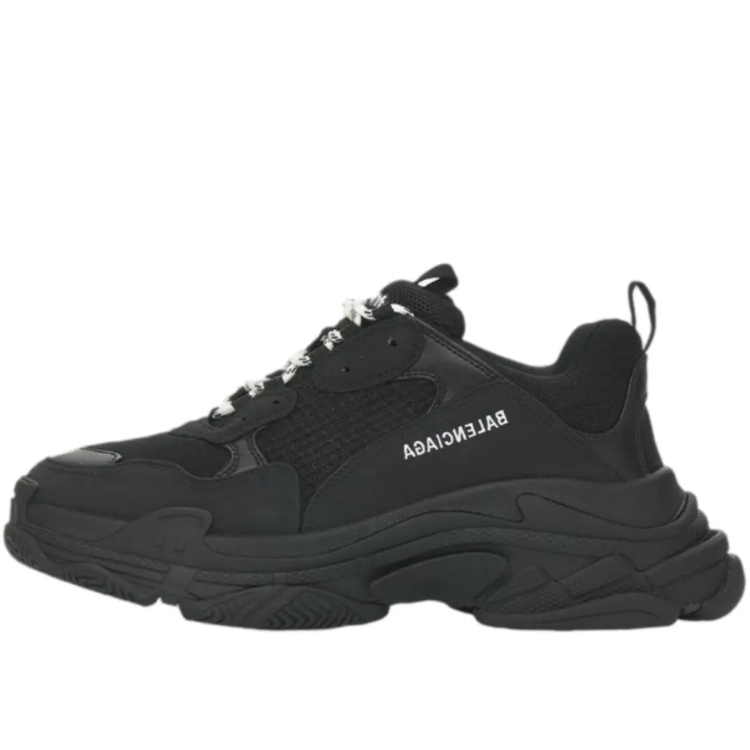 Balenciaga Triple S All Black, pogled sa strane