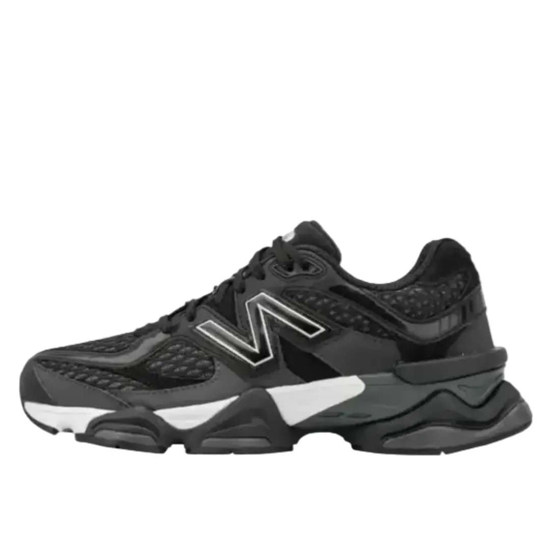 New Balance 9060 Black & Silver, pogled sa strane