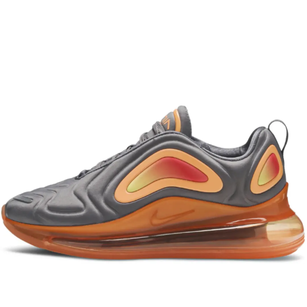 Nike Air Max 720 Black Fuel, pogled sa strane