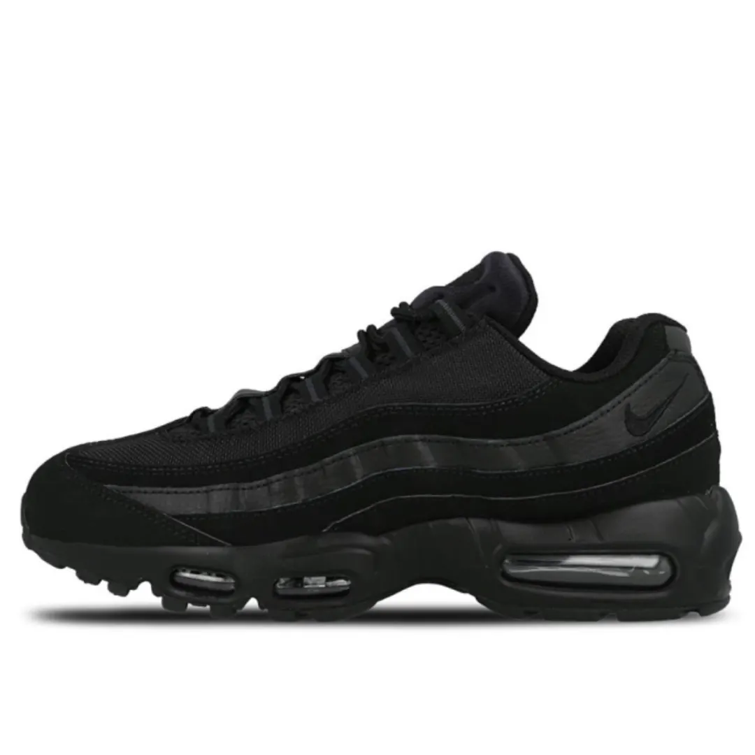 Nike Air Max 95 Triple Black, pogled sa strane